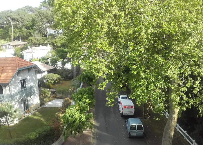 アパート Pereire アルカション